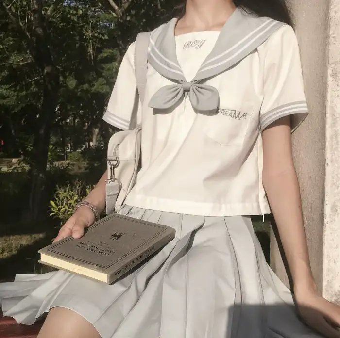 铁人们海报