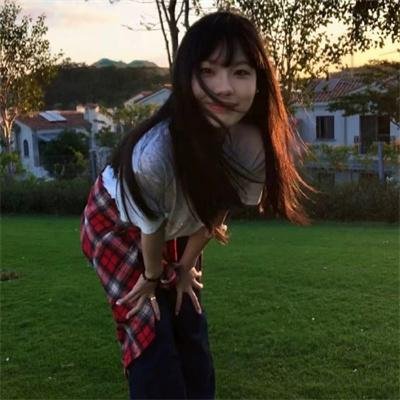 左轮百合海报